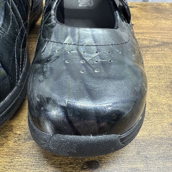 Drew P221 Last Womens 7M Mary Jane Silver Black Mix Patent Leather Comfort Shoe - Picture 2 of 16